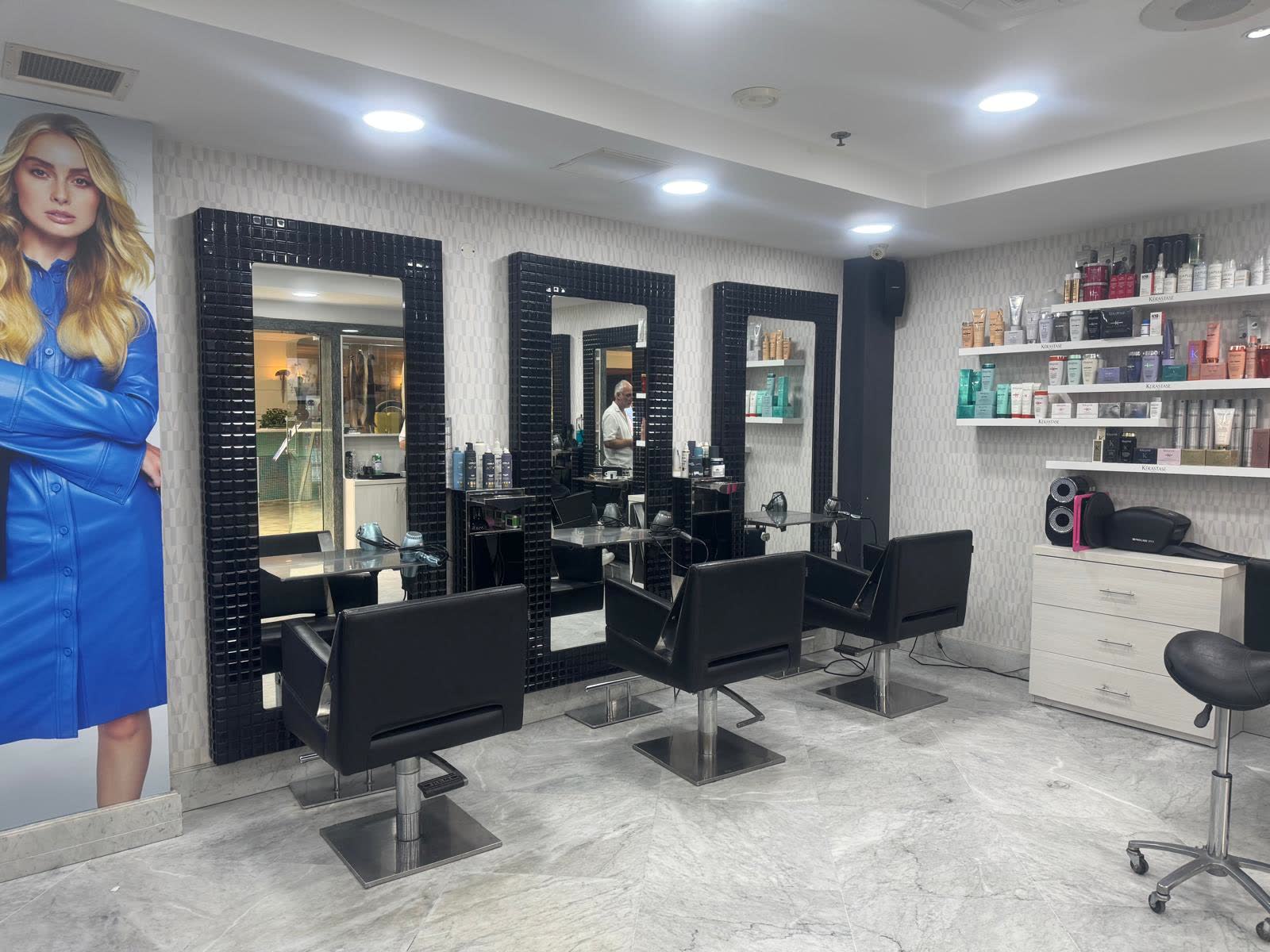 MAYO&Co Hilton interior